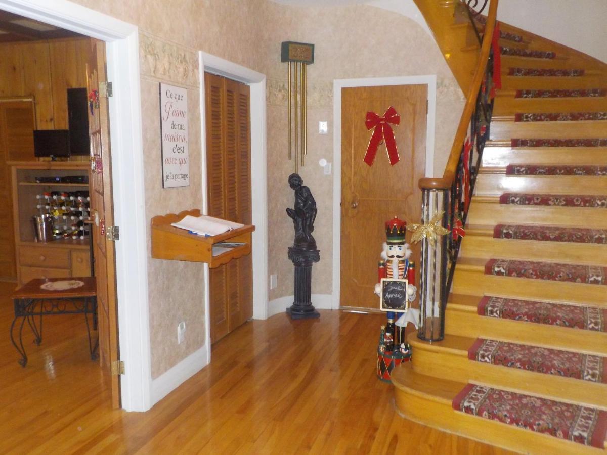 Gite Au P'Tit Manoir B&B Saguenay Exterior foto